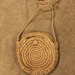 Round straw crossbody